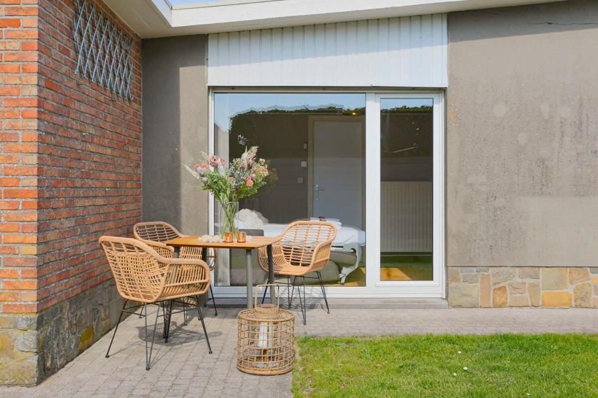 Huswell - Bungalow With Garden At 5 Minutes From The Beach Villa De Haan Buitenkant foto
